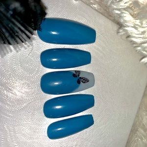 custom press on nails